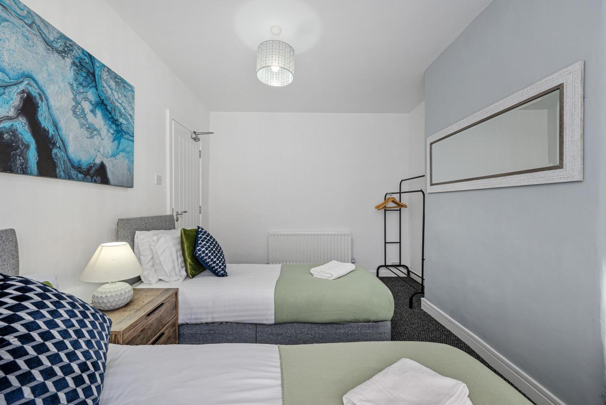 Cameron House - Air Host & *